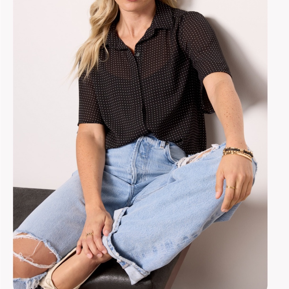 EVEREVE Mabel Dot Top Black Polka Dot Short Sleeve Blouse Size Small NWT